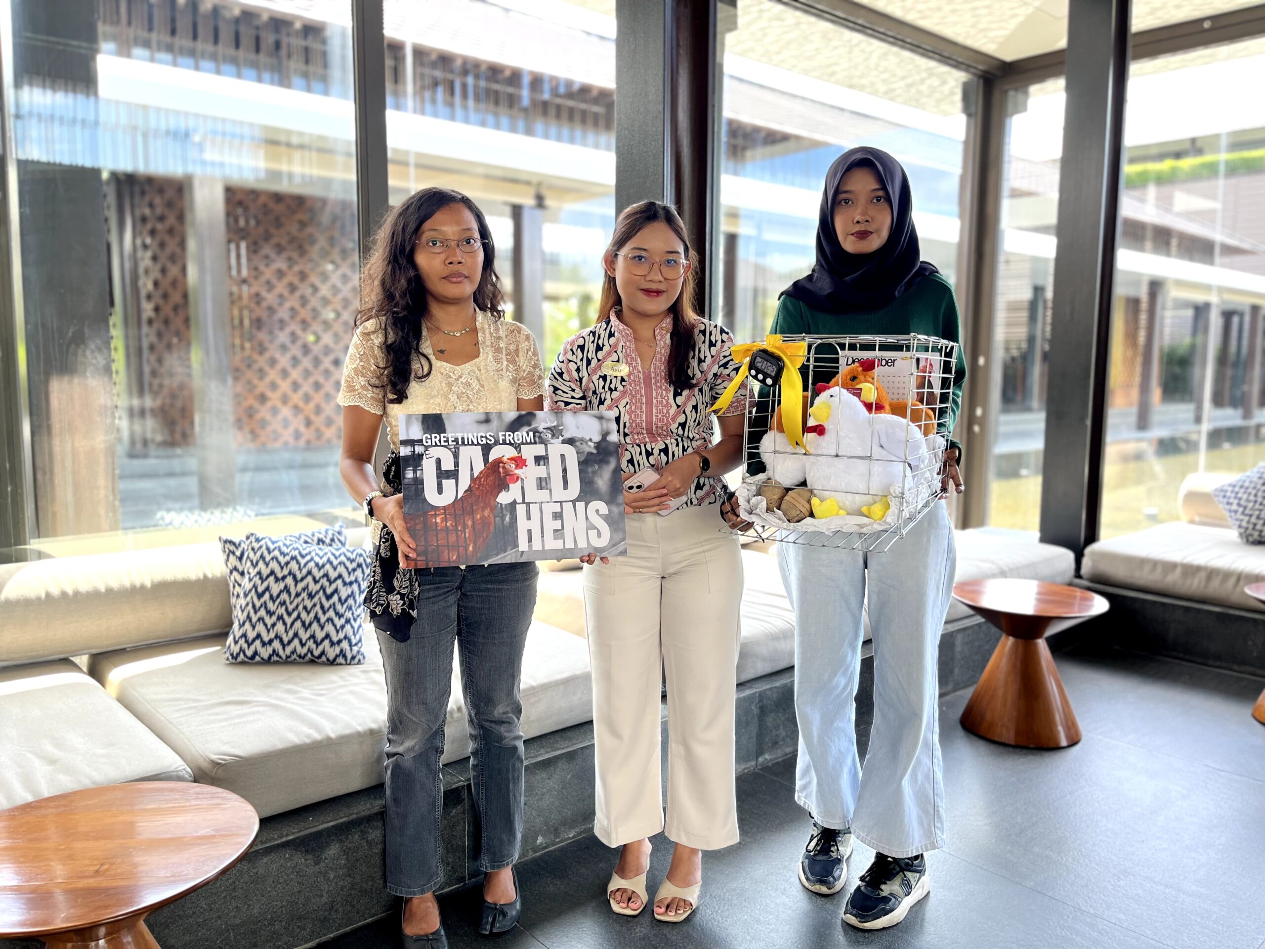Koalisi ADSH, AFJ, dan AFFA Desak Radisson Hotel Group Penuhi Komitmen Bebas Sangkar 2025